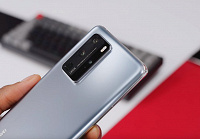 Huawei официально наделила Huawei P40 поддержкой беспроводной зарядки. При помощи чехла