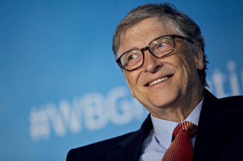 Билла Гейтса обвинили в намерении чипировать и сократить человечество