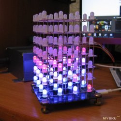 Небольшой LED-куб с голосовым управлением