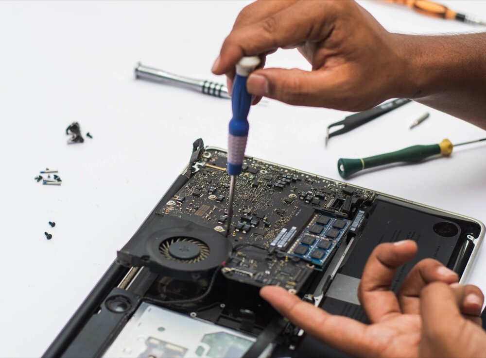 Распространенные поломки ноутбуков, ремонт компьютеров