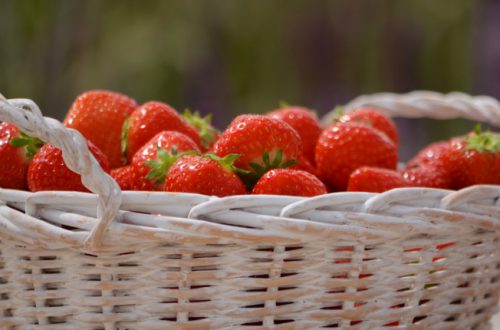ТОП 10 лайфхаков с клубникой: ягодка к ягодке